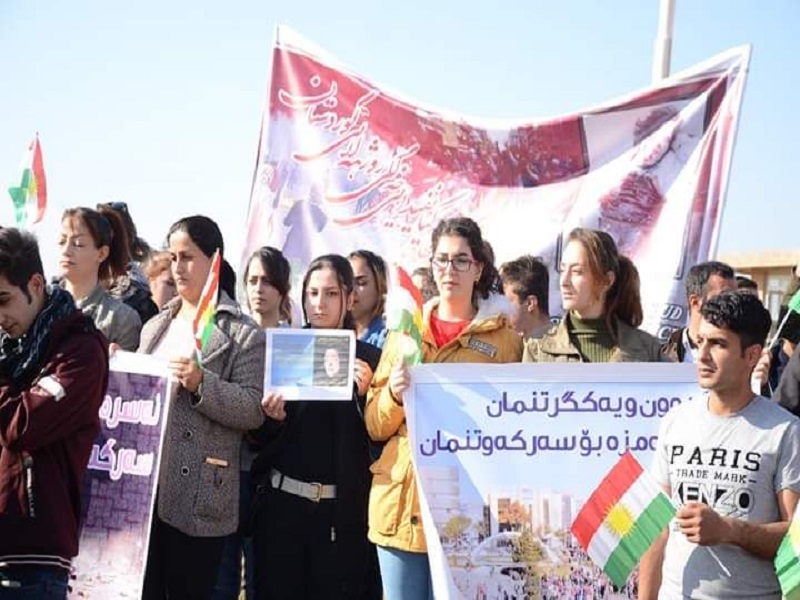 تجمع اعضای گروهکهای ضد انقلاب در اربیل عراق و توهین به مقدسات در حضور ماموران حکومت اقلیم+ تصاویر