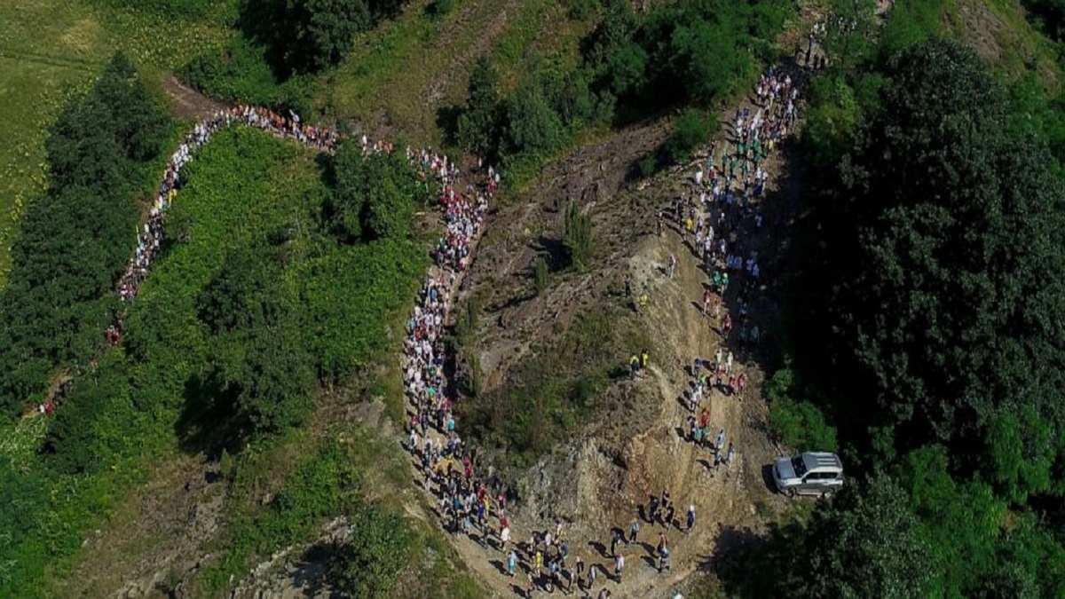 هزاران نفر در گرامیداشت نسل‌کشی مسلمانان بوسنی راهپیمایی کردند