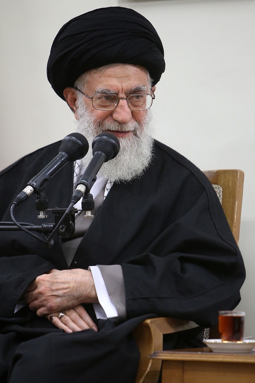 قائد الثورة الاسلامية يستقبل نخب جامعة شريف وأساتذتها قائد الثورة الاسلامية يستقبل نخب جامعة شريف وأساتذتها