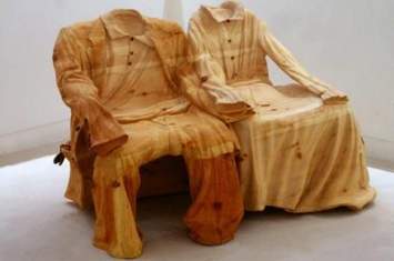 هنرنمایی روی چوب