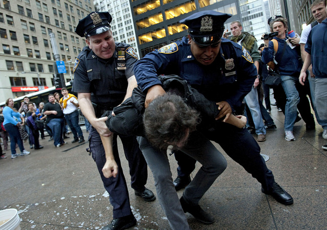 پلیس نیویورک به مسلسل و تفنگ شکاری مجهز می شود