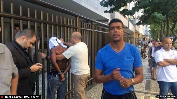 کریس کارما دزد برزیلی را  در خیابان دستگیر کرد