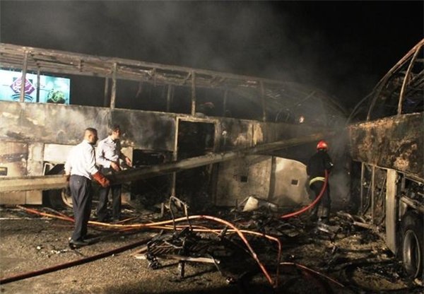اتوبوس مسافربری در آتش سوخت +عکس