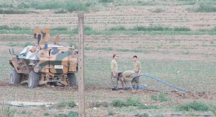 روستاییان ترک نفت داعش را از طریق خط لوله های موقت قاچاق می کنند