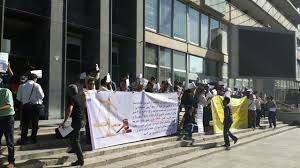 ادامه تجمع اعتراضی شرکت کنندگان در آزمون وزارت نفت