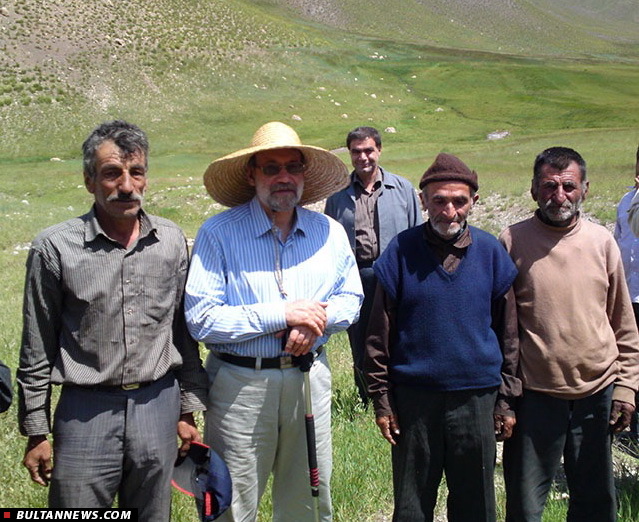 کلاهی که لاریجانی بر سر خود گذاشت + عکس