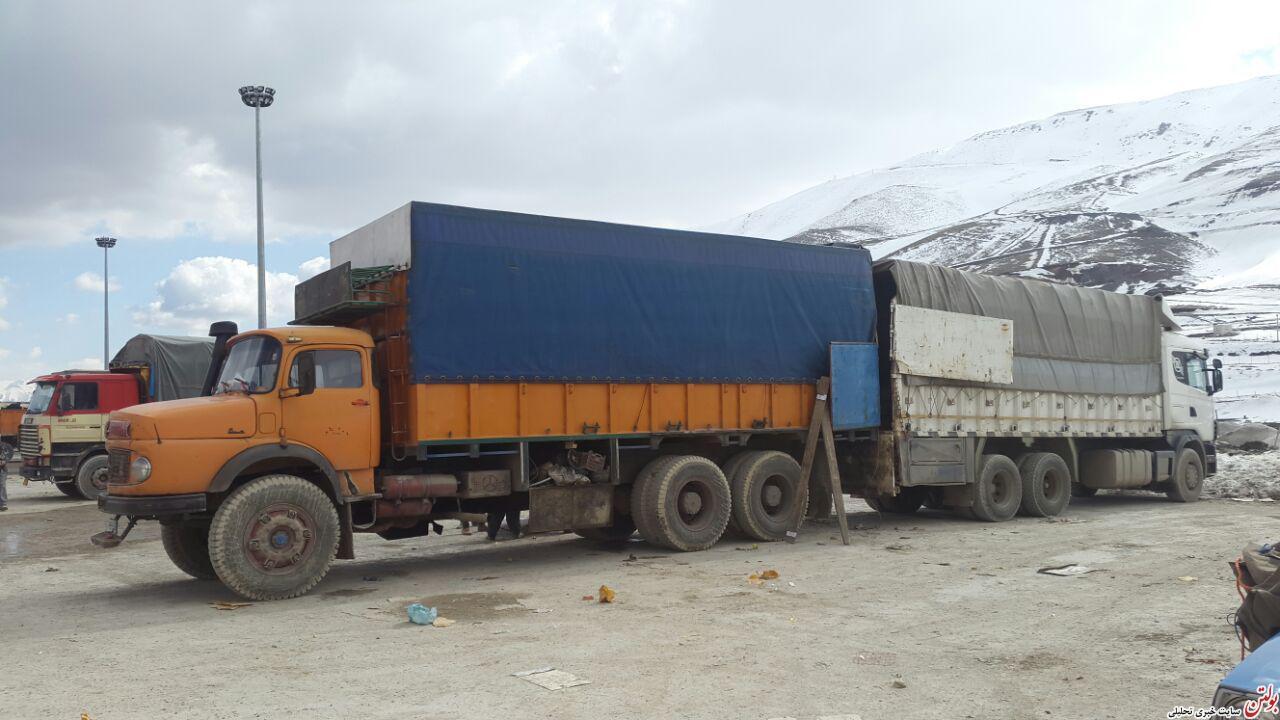 گزارش تصویری بولتن نیوز از قاچاق میوه به ایران توسط کامیونهای ترانزیتی ترک