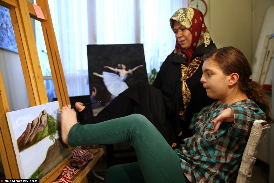 گزارش تصویری اسوشیتدپرس از زهره اعتضادالسلطنه، زن بدون دست ایرانی