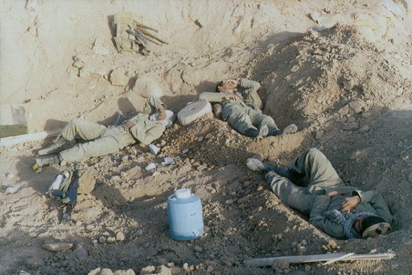 ماجرای خوابیدن در کنار جسد یک عراقی
