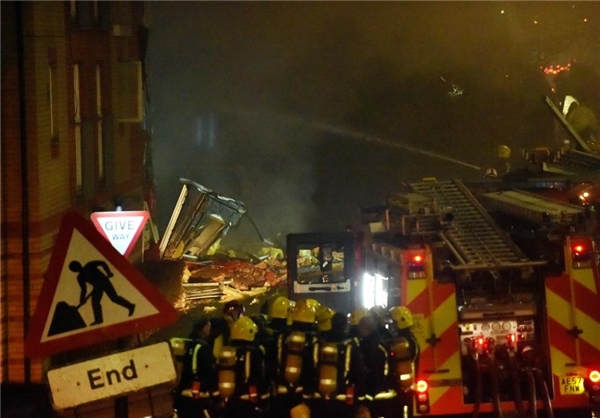 انفجار در شرق لندن/ 41 خانه تخلیه شد/ 5 نفر مجروح شدند+ فیلم+عکس