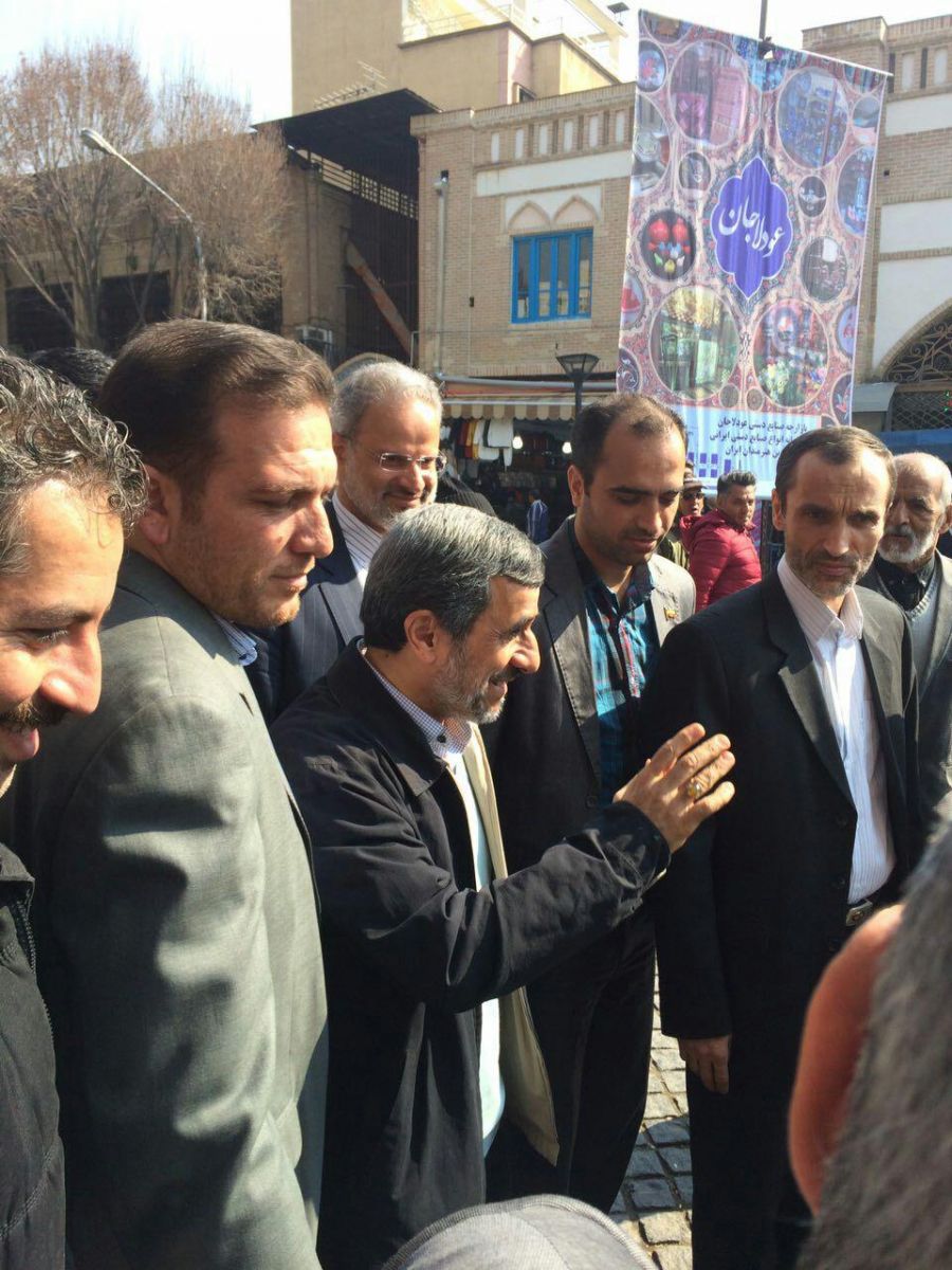 حضور احمدی‌نژاد در بازار تهران + تصاویر