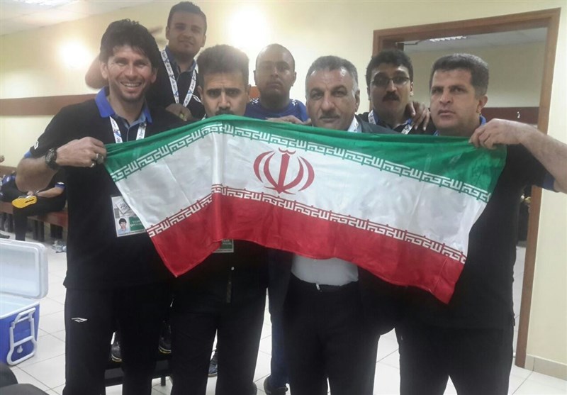 تبریک پرسپولیسی‌ها به استقلال خوزستان/ شادی با پرچم ایران در رختکن + تصاویر
