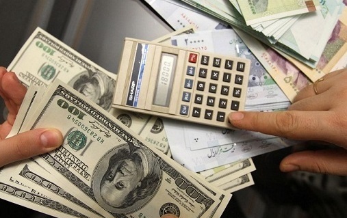 خرید و فروش دلار در بازار تهران به حالت تعلیق درآمد