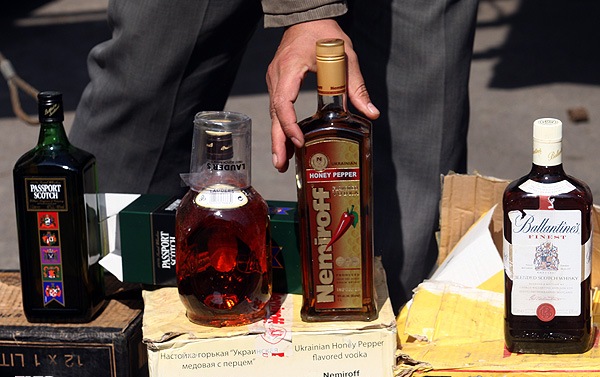 توزیع گسترده الکل در داخل کشور با تبانی گمرک و در پوشش صادرات