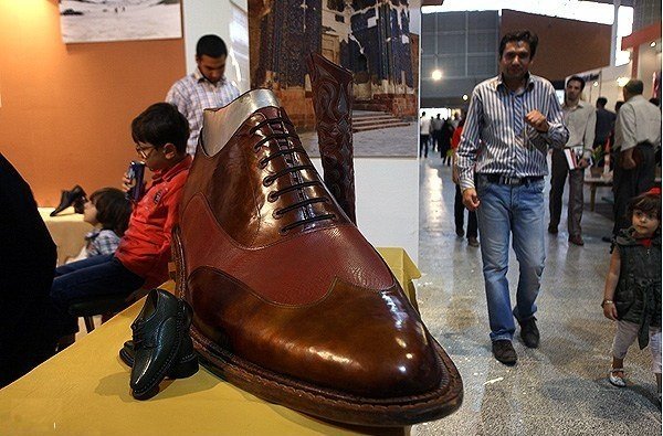 صنعت کفش ایران چگونه از عرش به فرش رسید؟ / فرصت بازارهای صادراتی که از دست می‌رود
