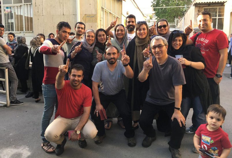 تصاویر: مشارکت سینماگران در انتخابات