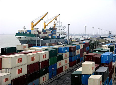 تقاضا کم شد، صادرات از واردات جلو زد