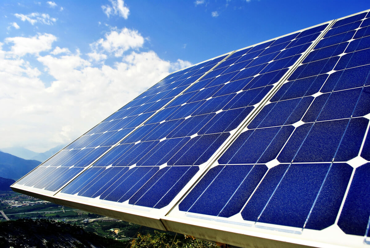 هزینه راه‌اندازی یک نیروگاه صد برابر بیشتر از پنل های خورشیدی/ بازار انرژی‌های نو رونق می‌گیرد؟