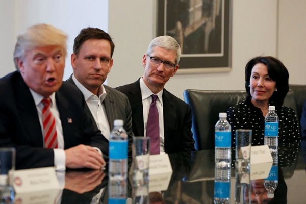 ترامپ: اپل سه کارخانه بزرگ در آمریکا خواهد ساخت