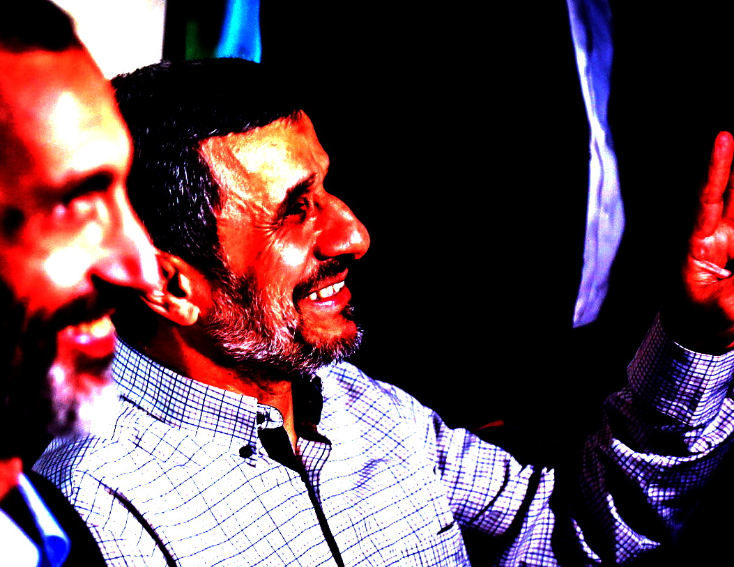 آقای احمدی‌نژاد! دور باطل زدن در چاه غفلت، شایسته نیست