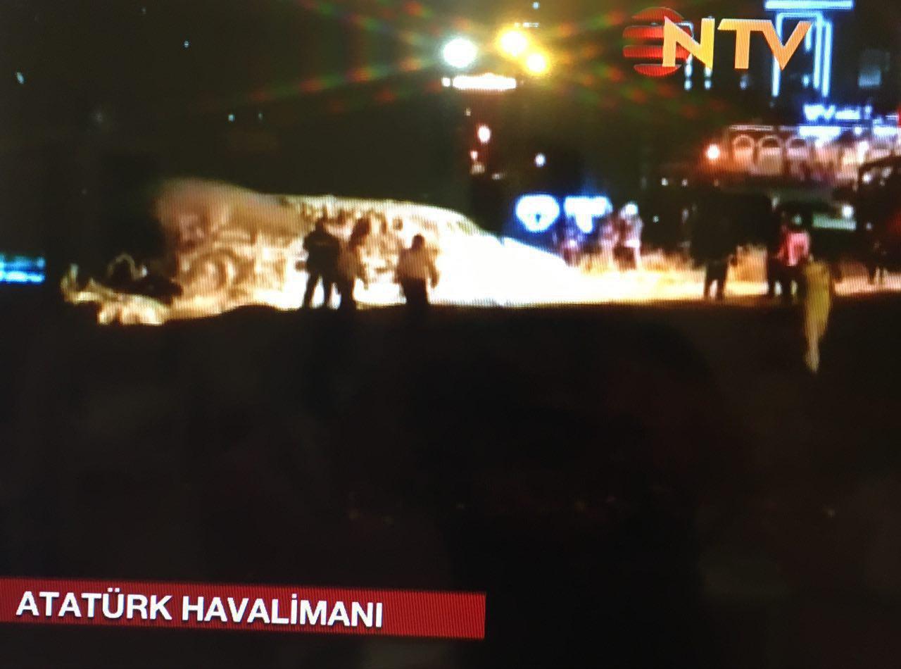 یک فروند هواپیما در فرودگاه استانبول سقوط کرد