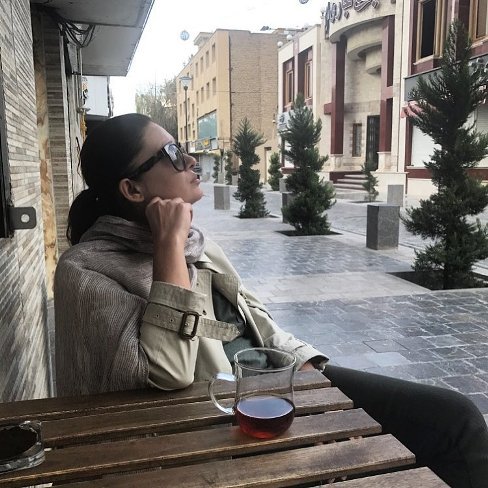 نورگل یشیلچای بازیگر جذاب ترکیه ای بی حجاب در ایران! عکس