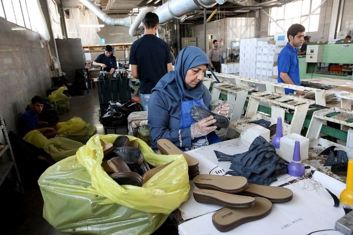 کفش ایرانی بازارهای صادراتی خود را از دست می‌دهند
