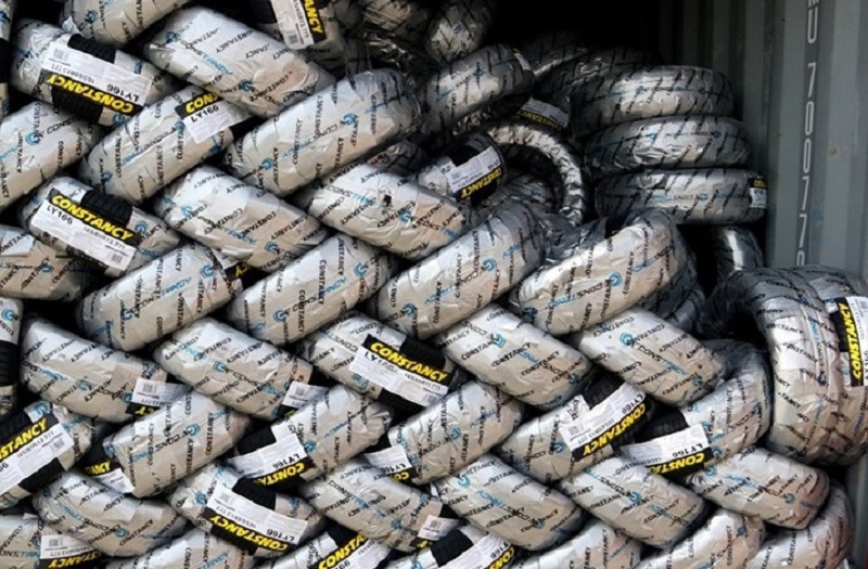 انبار احتکار 110 هزار لاستیک در کهریزک کشف شد