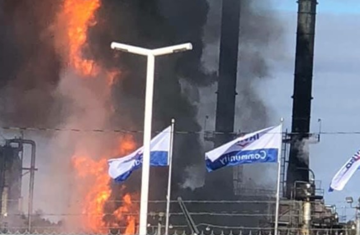 انفجار در یک پالایشگاه نفت در کانادا+تصاویر