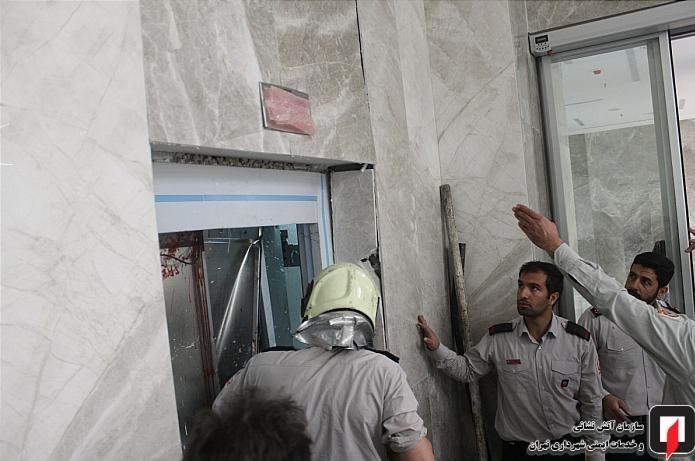 حادثه هولناک برای کارگر در کابین آسانسور