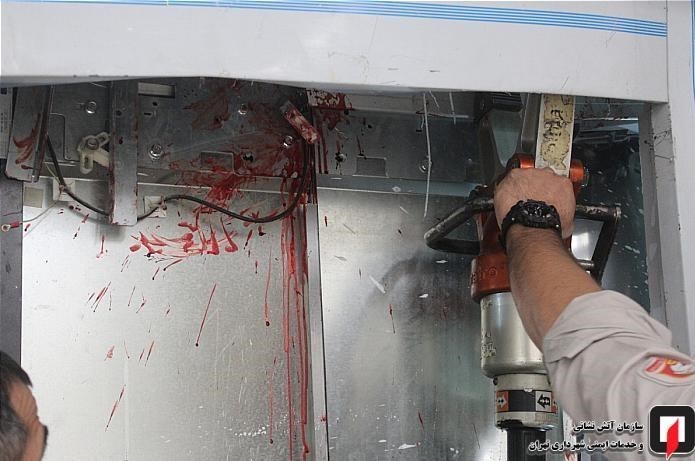 حادثه هولناک برای کارگر در کابین آسانسور