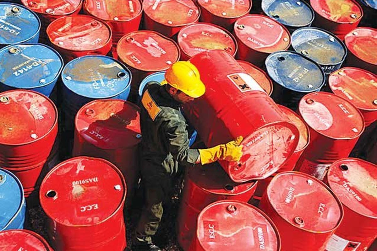 وزیر نفت منتظر نتایج مذاکرات وین نمی‌ماند قصدی برای افزایش قیمت بنزین نیست/ جهش چشمگیر وصول درآمدهای نفتی در دولت سیزدهم/ ۷۷۵ میلیون مترمکعب گاز در سراسر کشور مصرف شد