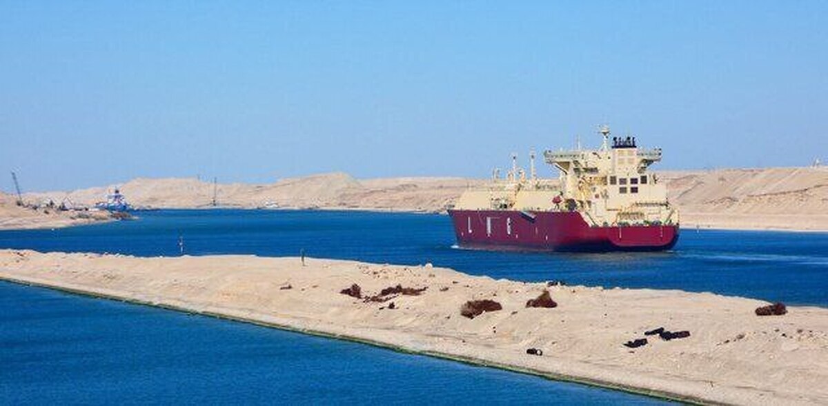 شرکت کشتیرانی یونانی تردد از کانال سوئز را متوقف کرد