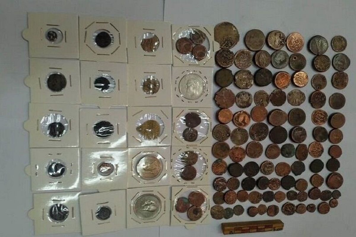 کشف صدها سکه عتیقه با ارزش میلیاردی در کرمانشاه