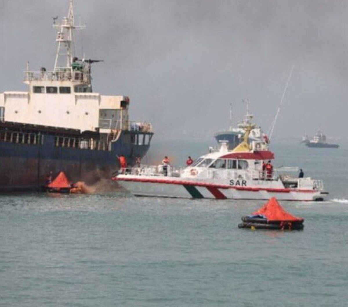 نجات ‌۲۱ خدمه نفتکش سریلانکایی ‌در دریای عمان ‌‌
