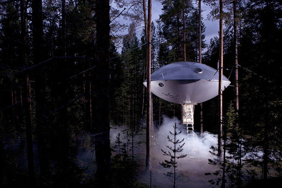 خانه‌ی درختی یوفو، سوئد