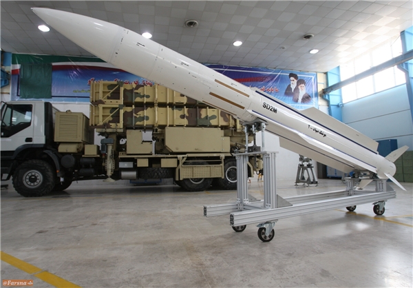 ختبار منظومة جديدة واطلاق صواريخ من جزيرة خارك بالخليج الفارسي+صور
