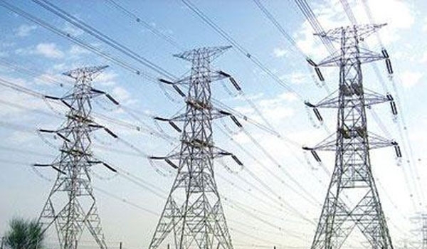 إيران تبحث ابرام عقد جديد لتوريد الكهرباء للعراق