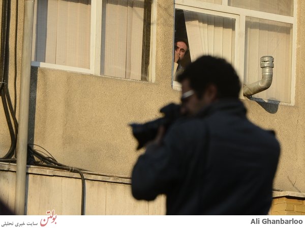 تصاویر خاص از تجمع دانشجوی مقابل سفارت فرانسه