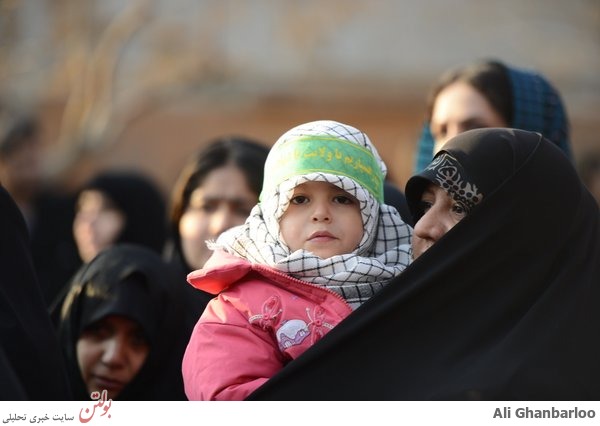 تصاویر خاص از تجمع دانشجوی مقابل سفارت فرانسه