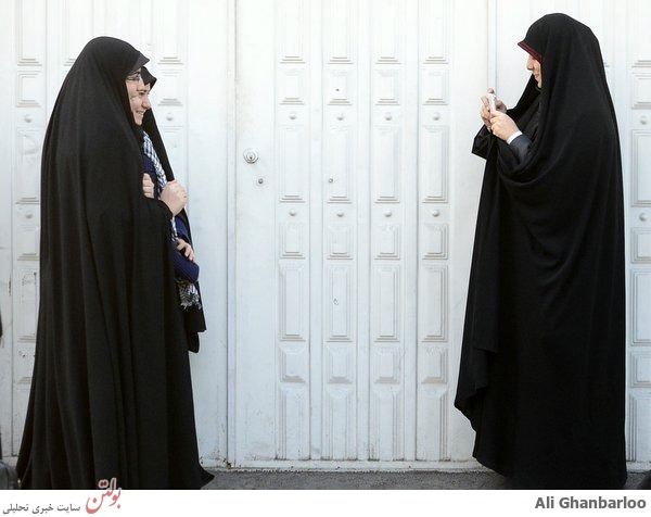 تصاویر خاص از تجمع دانشجوی مقابل سفارت فرانسه