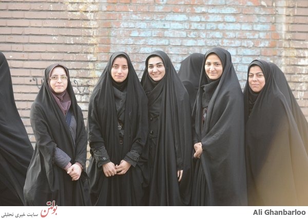 تصاویر خاص از تجمع دانشجوی مقابل سفارت فرانسه