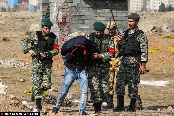 پرواز «شاهین»؛ سنگینترین پهپاد نزاجا در رزمایش بزرگ ارتش(در حال تکمیل) پرواز «شاهین»؛ سنگینترین پهپاد نزاجا در رزمایش بزرگ ارتش(در حال تکمیل)