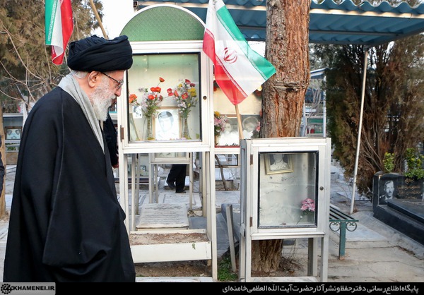 حضور رهبر انقلاب در مرقد مطهر امام راحل و گلزار شهدای بهشت زهرا