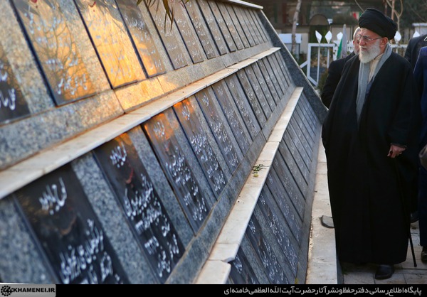 حضور رهبر انقلاب در مرقد مطهر امام راحل و گلزار شهدای بهشت زهرا