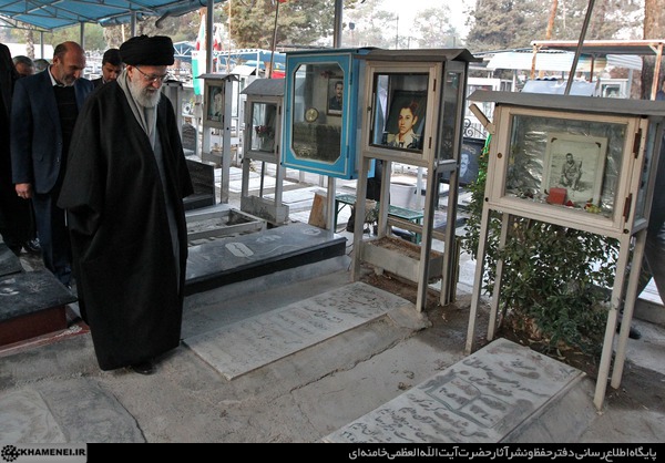 حضور رهبر انقلاب در مرقد مطهر امام راحل و گلزار شهدای بهشت زهرا