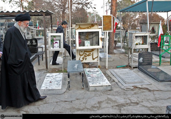 حضور رهبر انقلاب در مرقد مطهر امام راحل و گلزار شهدای بهشت زهرا