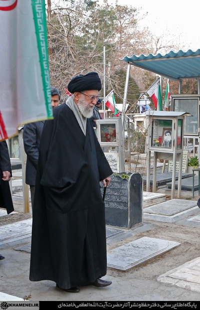 حضور رهبر انقلاب در مرقد مطهر امام راحل و گلزار شهدای بهشت زهرا