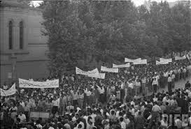 کاهش وابستگی دولت به نفت 64 سال پس از نهضت ملی شدن صنعت نفت کاهش وابستگی دولت به نفت 64 سال پس از نهضت ملی شدن صنعت نفت