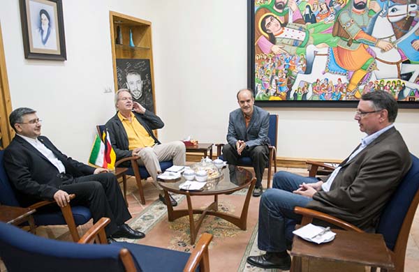 بازدید هیات فرهنگی سفارت آلمان از خانه هنرمندان ایران